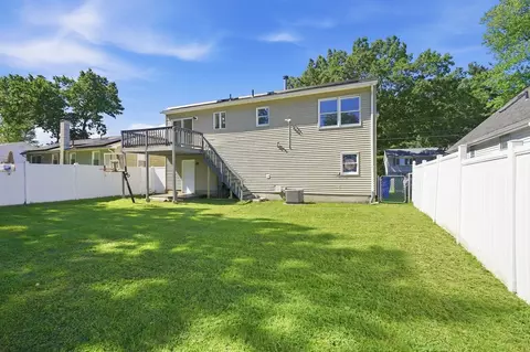Exterior - 191 Lamont St, Springfield, MA 01119 photo 2 of 9