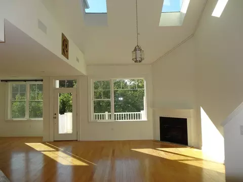 Living - 39 Taylor Dr #3008, Reading, MA 01867 photo 2 of 6