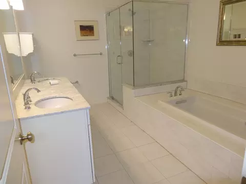 Bath - 39 Taylor Dr #3008, Reading, MA 01867 photo 1 of 1