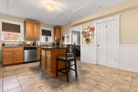 Kitchen - 3 Soffron Ln #1, Ipswich, MA 01938 photo 4 of 4