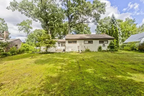 Exterior - 240 E Allen Ridge Rd, Springfield, MA 01118 photo 4 of 6