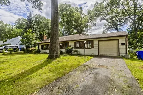 Exterior - 240 E Allen Ridge Rd, Springfield, MA 01118 photo 2 of 6