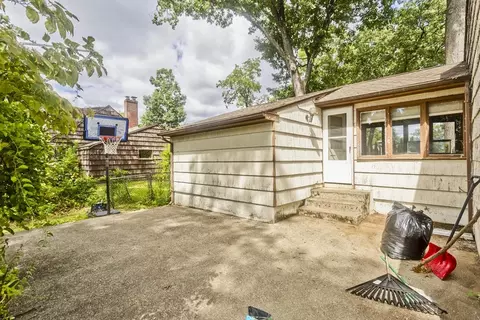 Exterior - 240 E Allen Ridge Rd, Springfield, MA 01118 photo 3 of 6