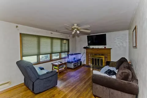Living - 240 E Allen Ridge Rd, Springfield, MA 01118 photo 2 of 2
