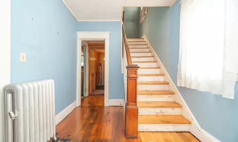 Entry Way - 51 Itendale St, Springfield, MA 01108 photo 4 of 5