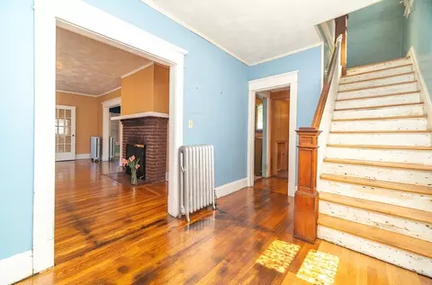 Entry Way - 51 Itendale St, Springfield, MA 01108 photo 1 of 5