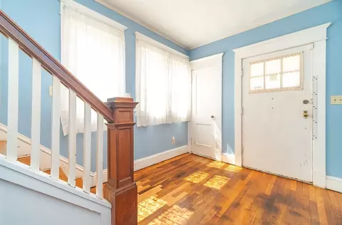 Entry Way - 51 Itendale St, Springfield, MA 01108 photo 3 of 5