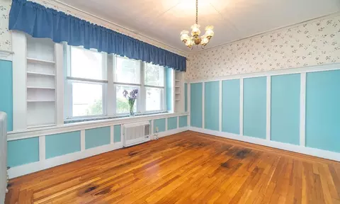 Living - 51 Itendale St, Springfield, MA 01108 photo 7 of 8