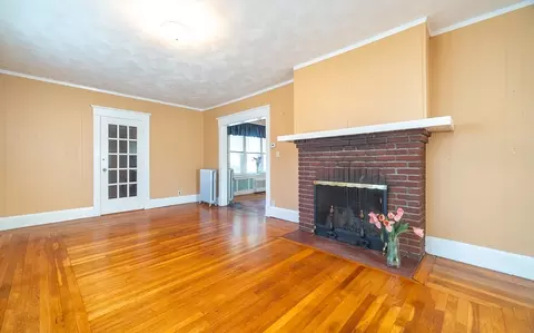 Living - 51 Itendale St, Springfield, MA 01108 photo 1 of 8