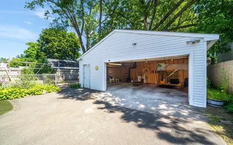 Exterior - 51 Itendale St, Springfield, MA 01108 photo 5 of 11