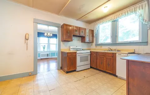 Kitchen - 51 Itendale St, Springfield, MA 01108 photo 1 of 3