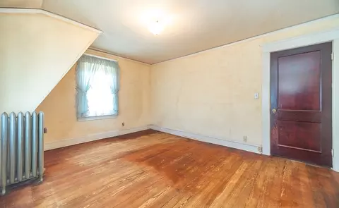 Bedroom - 51 Itendale St, Springfield, MA 01108 photo 5 of 10