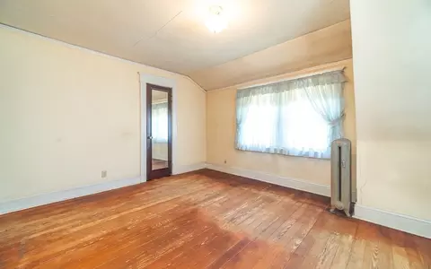 Bedroom - 51 Itendale St, Springfield, MA 01108 photo 6 of 10