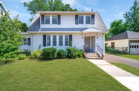 51 Itendale St, Springfield, MA 01108