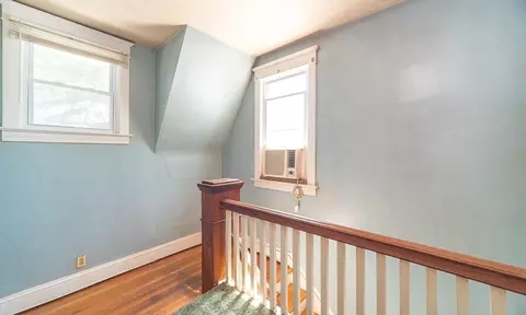 Entry Way - 51 Itendale St, Springfield, MA 01108 photo 2 of 5