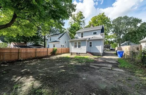 Exterior - 19 Eldert St, Springfield, MA 01109 photo 8 of 9
