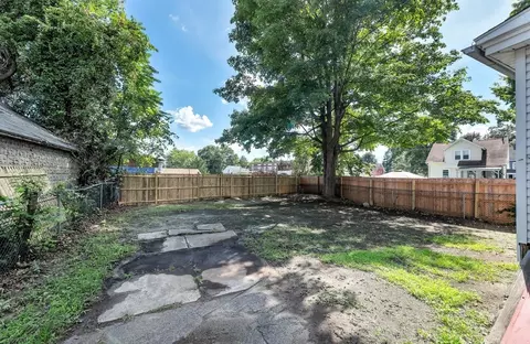 Exterior - 19 Eldert St, Springfield, MA 01109 photo 7 of 9