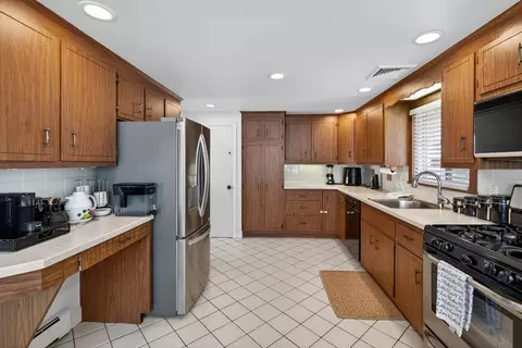 Kitchen - 4 River Park St, Needham, MA 02494 photo 1 of 4