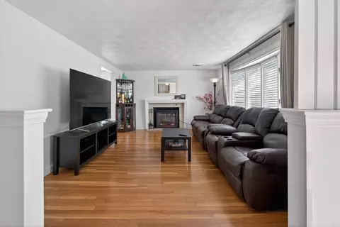 Living - 4 River Park St, Needham, MA 02494 photo 1 of 3