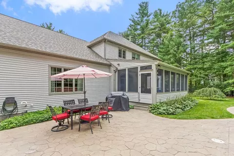 Exterior - 9 Douglas Dr, Mansfield, MA 02048 photo 5 of 8