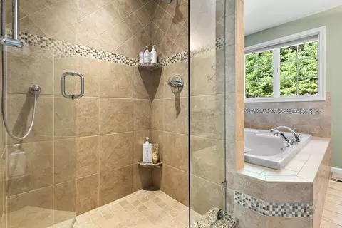 Bath - 9 Douglas Dr, Mansfield, MA 02048 photo 2 of 6