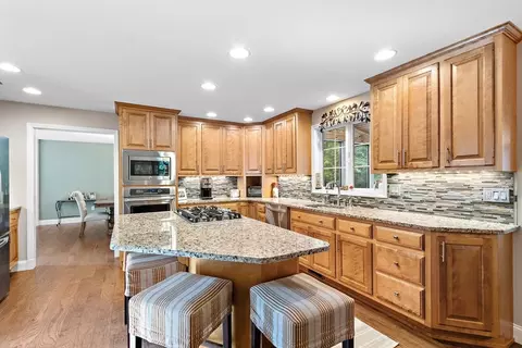 Kitchen - 9 Douglas Dr, Mansfield, MA 02048 photo 3 of 3