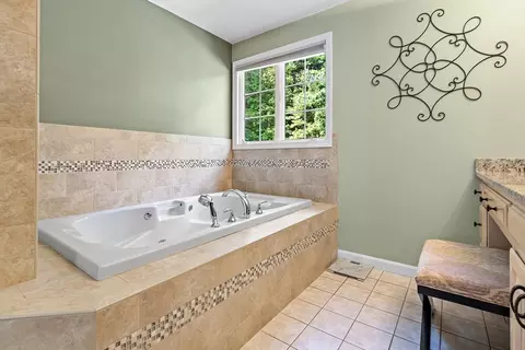Bath - 9 Douglas Dr, Mansfield, MA 02048 photo 4 of 6