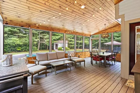 Exterior - 9 Douglas Dr, Mansfield, MA 02048 photo 3 of 8