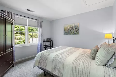 Bedroom - 9 Douglas Dr, Mansfield, MA 02048 photo 5 of 5