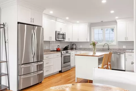 1093 Main St #4, Weymouth, MA 02190