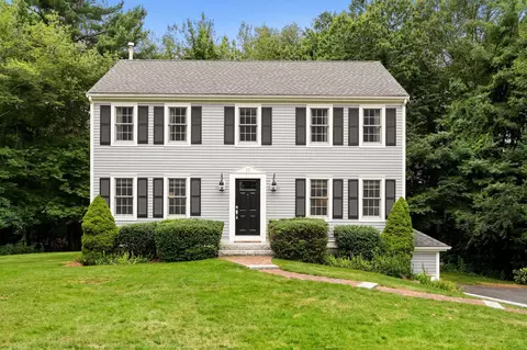 13 Bayberry Rd, Raynham, MA 02767