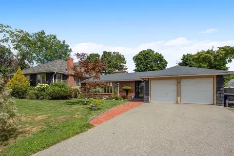 92 Narragansett Rd, Quincy, MA 02169
