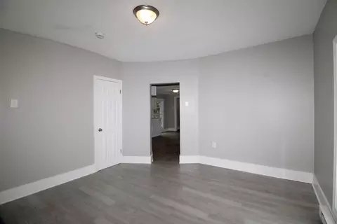 Living - 129 Catharine St, Springfield, MA 01109 photo 3 of 4