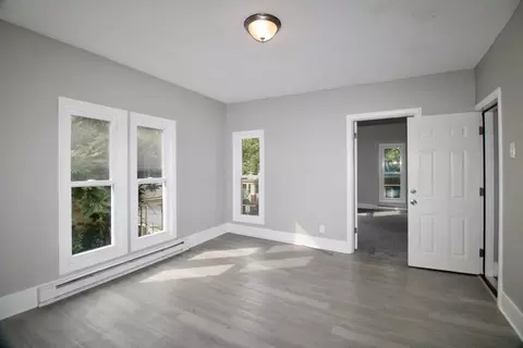 Living - 129 Catharine St, Springfield, MA 01109 photo 4 of 4