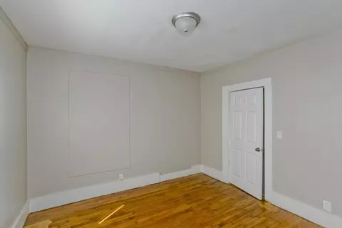 Bedroom - 30 Hawthorne St, Springfield, MA 01105 photo 9 of 13