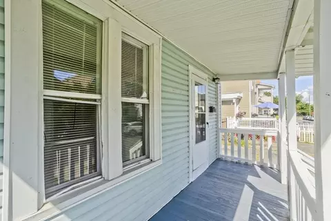 Exterior - 30 Hawthorne St, Springfield, MA 01105 photo 2 of 3