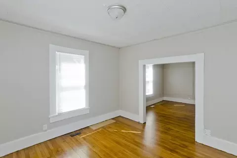 Living - 30 Hawthorne St, Springfield, MA 01105 photo 3 of 4