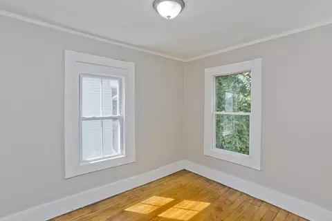 Bedroom - 30 Hawthorne St, Springfield, MA 01105 photo 3 of 13