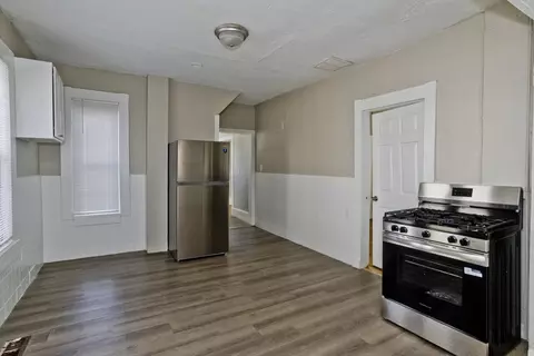 Entry Way - 30 Hawthorne St, Springfield, MA 01105 photo 1 of 2