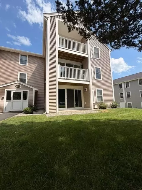 6 Marc Dr #6B8, Plymouth, MA 02360