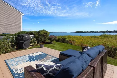 79 Harbourside Rd #7, Quincy, MA 02171