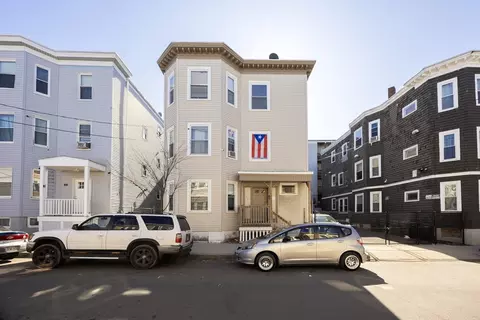 67 Marlboro St, Chelsea, MA 02150
