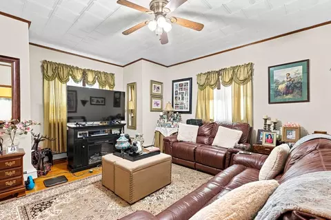 Living - 93-95 Buffinton St, Fall River, MA 02721 photo 2 of 4