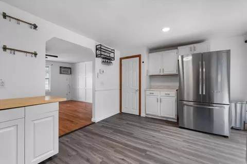 Entry Way - 15 Gibbs St #G, Worcester, MA 01607 photo 1 of 1