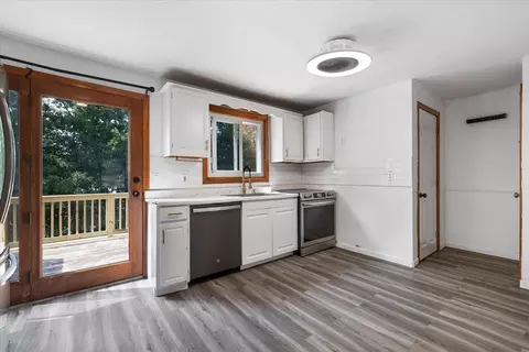 Kitchen - 15 Gibbs St #G, Worcester, MA 01607 photo 1 of 3