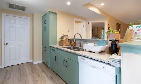 Kitchen - 770 Salisbury St #511, Worcester, MA 01609 photo 1 of 2