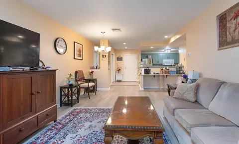Living - 770 Salisbury St #511, Worcester, MA 01609 photo 1 of 2