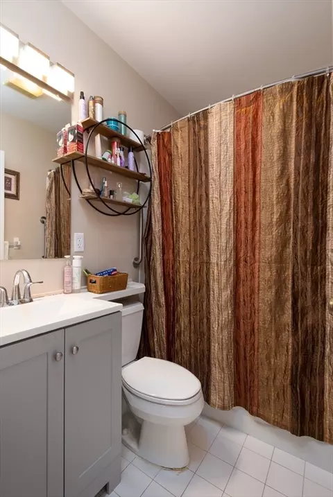 Bath - 770 Salisbury St #511, Worcester, MA 01609 photo 5 of 5