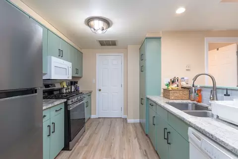 Kitchen - 770 Salisbury St #511, Worcester, MA 01609 photo 2 of 2