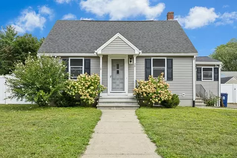 38 Oakdale Rd, Wilmington, MA 01887